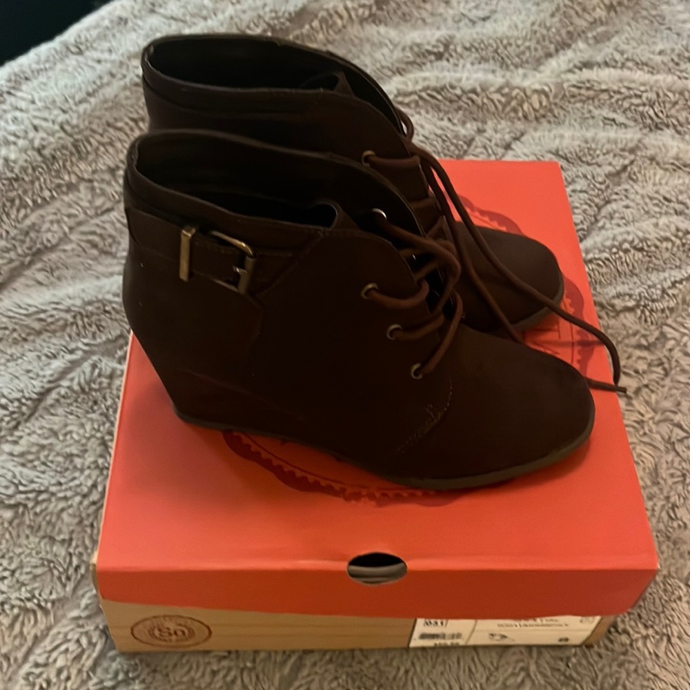 SO Authentic American Heritage brown wedge boots